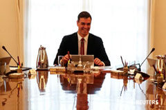 Sánchez pretende agotar la legislatura hasta 2020 El presidente del Gpbierno, Pedro Sánchez, en su primer consejo de ministros en el Palacio de la Moncloa, en Madrid, el 8 de junio de 2018