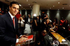 El PSOE inicia un complejo camino para gobernar que requerirá cesiones Sánchez antes de una rueda de prensa en Madrid, el 2 de febrero de 2016