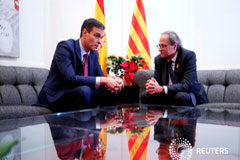 Sánchez y Torra acuerdan buscar una «propuesta política» que apoyen los catalanes Hace 9 horas Sánchez y Torra acuerdan buscar una "propuesta política" que apoyen los catalanes Por Sam Edwards y Belén Carreño 5 MIN. DE LECTURA BARCELONA/MADRID (Reuters) - El presidente del Gobierno español, el socialista Pedro Sánchez, y el de la Gen