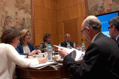 Reunión preparatoria de la Tarjeta Social y la Conferencia Sectorial de Empleo La vicepresidenta del Gobierno, Soraya Sáez de Santamaría, ha presidido en el Ministerio de Empleo y Seguridad Social una reunión de trabajo de los ministerios implicados en el desarrollo de la tarjeta social