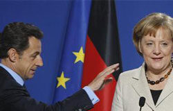 La recuperación de Alemania se frena en el cuarto trimestre a canciller alemana, Angela Merkel (D), junto al presidente francés, Nicolas Sarkozy (I), en rueda de prensa el 11 de febrero de 2010 en Bruselas.