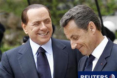 Francia e Italia quieren reformas en el Tratado de Schengen Sarkozy, y el primer ministro italiano Silvio Berlusconi, se saludan en Villa Madama, Roma, el 26 de abril de 2011.
