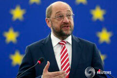 Un incentivado Parlamento Europeo respalda el segundo mandato de Schulz Schulz se dirige al Parlamento Europeo tras su reelección, en Estrasburgo, el 1 de julio de 2014