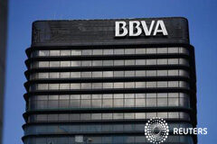El BBVA elimina las cláusulas suelo, lo que tendrá impacto en sus cuentas La sede del BBVA en Madrid, el 31 de octubre de 2012