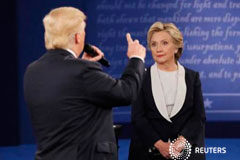 Trump promete llevar a la cárcel a Clinton si llega a la Casa Blanca El candidato republicano a la presidencia de Estados Unidos, Donald Trump, habla durante su segundo debate con la candidata presidencial demócrata, Hillary Clinton, en la Washington University en St. Louis, Misuri, Estados Unidos, 9 de octubre del 2016