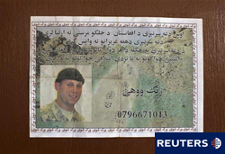 una hoja volante en la que se pide información sobre uno de los soldados desaparecidos en Kabul.