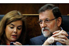 El Gobierno busca reforzar su perfil social en el inicio del año electoral El presidente del Gobierno, Mariano Rajoy (D) y la vicepresidenta, Soraya Sáenz de Santamaría, durante una sesión de control al Gobierno en el Congreso, el 21 de enero de 2015