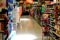 Una juez prohíbe a un investigado acceder a una cadena de supermercados en Navarra tras intentar robar cuatro jamones en dos semanas Supermercado