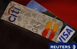 España desvela una gran operación contra clonadores de tarjetas tarjetas de crédito en una cartera en Washington, el 21 de febrero de 2010.