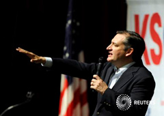 El senador y precandidato republicano a la presidencia de Estados Unidos Ted Cruz habla en el caucus republicano de Kansas en Wichita, Kansas, el 5 de marzo de 2016