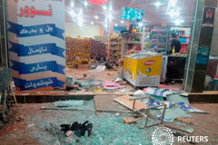 Fuerte terremoto sacude a Irak e Irán y deja al menos 145 muertos Daños en una tienda después de un terremoto en Halabja, Irak, 12 de noviembre de 2017