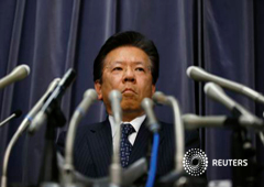 El presidente de Mitsubishi Motors Tetsuro Aikawa en rueda de prensa en Tokio, Japón, el 20 de abril de 2016