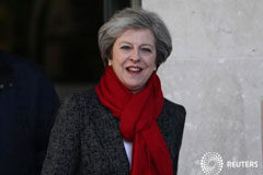 May busca un enfoque intervencionista para reavivar la industria post-Brexit May sale de la sede de la BBC, el 22 de enero de 2017