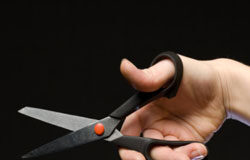 ¡No recorten el presupuesto de Marketing! Unas tijeras.