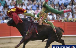 Cataluña prohíbe las corridas de toros En la imagen, Tomás Spanish bullfighter Jose el torero José Tomas en la Monumental de Barcelona el 5 de julio de 2009.