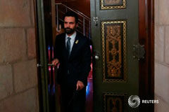 El Parlament propone a Puigdemont como candidato a presidir la Generalitat El presidente del Parlamento catalán, Roger Torrent, antes de una declaración en Barcelona, el 22 de enero de 2018