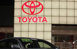 Toyota se enfrenta a una investigación criminal en EEUU un modelo de Toyota en un concesionario de Pasadena, EEUU, el 26 de enero de 2010.