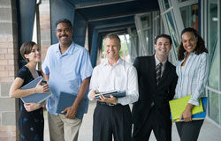 La crisis hace a los trabajadores más sedentarios laboralmente Un conjunto de trabajadores.