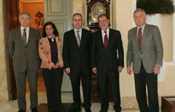 El ministro de Justicia y el Presidente del Colegio de Registradores se reúnen para tratar la rebaja de aranceles El ministro de Justicia y el Presidente del Colegio de Registradores se reúnen para tratar la rebaja de aranceles