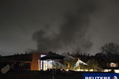 La OTAN bombardea Trípoli Una nube de humo se eleva sobre edificios en Trípoli el 24 de mayo de 2011.