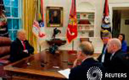 Trump dice que es muy probable que vuelva a reunirse con líder norcoreano Kim Noticias Principales 21 de agosto de 2018 / 8:22 / hace 2 horas EXCLUSIVA-Trump dice que es muy probable que vuelva a reunirse con líder norcoreano Kim Por Steve Holland, Jeff Mason y James Oliphant 3 MIN. DE LECTURA WASHINGTON (Reuters) - El presidente