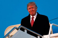 Trump firma un nuevo decreto migratorio, saca a Irak de la lista países vetados Trump llega a Washington tras pasar el fin de semana en Florida, el 5 de marzo de 2017