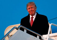 Trump llega a Washington tras pasar el fin de semana en Florida, el 5 de marzo de 2017