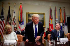 Trump dice que la prensa no recoge ataques islamistas «en toda Europa» Trump en un acto en Washington, el 1 de febrero de 2017