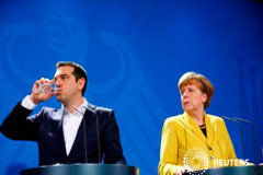 Sin reunión prevista por ahora entre Hollande, Merkel y Tsipras Merkel y Tsipras ofrecen una rueda de prensa en Berlín el 23 de marzo de 2015