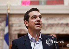 El primer ministro de Grecia, Alexis Tsipras, habla en el parlamento, el 17 de febrero de 2015, en Atenas