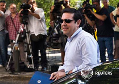 Tsipras llega a una reunión de su partido, Syriza, en Atenas, el 27 de julio de 2015