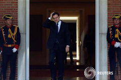 La UE pide a España más reformas e impuestos y relaja la meta de déficit El presidente del Gobierno, Mariano Rajoy, el 29 de mayo en La Moncloa