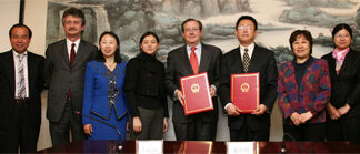 Uría Menéndez firma un acuerdo con el Consejo de la abogacía de China Uría Menéndez firma un acuerdo con el Consejo de la abogacía de China