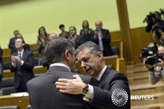 Iñigo Urkullu, elegido lehendakari en el País Vasco En la imagen, Urkullu felicitado por Patxi Lopez el 13 de diciembre de 2012 en Vitoria