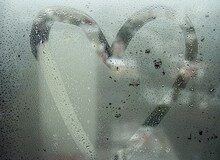 Fotografiar a dos personajes famosos manteniendo relaciones íntimas en un coche no otorga relevancia pública a la información obtenida Fotografiar a dos personajes famosos manteniendo relaciones íntimas en un coche no otorga relevancia pública a la información obtenida