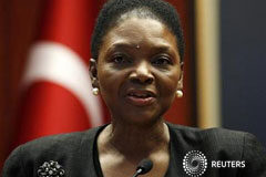 Los cooperantes tienen acceso «limitado» en Siria, dice la ONU Valerie Amos habla a los periodistas el 9 de marzo de 2012 en Ankara