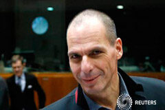 Grecia agotará fondos a mediados de marzo si no obtiene asistencia -fuente Varoufakis en la cumbre de Bruselas el 17 de febrero de 2015