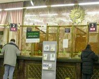 Medio millar de ex empleados de banca demandan a sus entidades la devolución de los fondos de pensiones Ex empleados de banca demandan a sus entidades