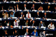 El Parlamento Europeo abre un procedimiento contra Hungría por dañar la democracia Miembros del Parlamento Europeo durante una votación en Estrasburgo, Francia, el 12 de septiembre de 2018