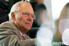 España está en el buen camino, según el ministro Schäuble Imagen del ministro Wolfgang Schäuble en una reunión del Gobierno alemán en la cancillería en Berlín el 4 de julio.
