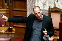 El FMI abandona reuniones con Grecia; UE pide a Tsipras que deje de jugar Ministro de Finanzas, Yanis Varoufakis, respondiendo a una pregunta durante una sesión parlamentaria el 11 de junio de 2015