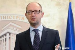 Un conflicto en Ucrania destruiría la estabilidad regional, dice Yatseniuk Yatseniuk en una conferencia de prensa con el ministro de Exteriores británico William Hague en Kiev, el 3 de marzo de 2014