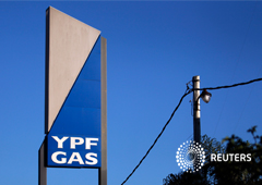 Un poster donde pone 'YPF GAS'