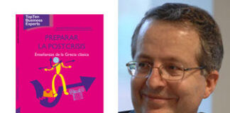 Aprender del pasado para diseñar el futuro Fernández Aguado con la portada de su libro