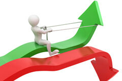 ¿Marketing para mi despacho? Una flecha roja apuntando hacia abajo y otra verde que apunta hacia arriba con un muñeco encima