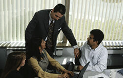 El papel cardinal de los directivos intermedios II El papel cardinal de los directivos intermedios II