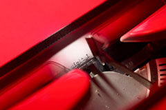 Acuerdo de Londres final de las traducciones de Patentes Una máquina de escribir