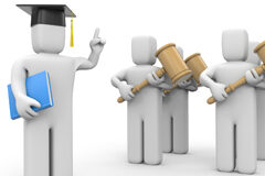 Future Ed 3: ¿qué pasa con las escuelas de Derecho en EEUU? Muñecos haciendo uno de profesor de derecho y el resto con una maza en las manos