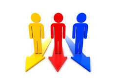 Procesos de selección: las cinco cualidades que te convertirán en el abogado elegido Tres muñequitos de colores con sus flechas