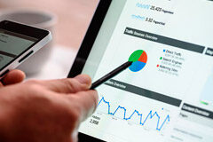 La reconversión de profesionales de la abogacía en expertos de marketing jurídico digital MKT